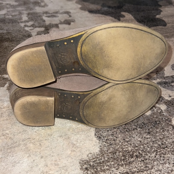 Lucky Brand Breah Suede Ankle Bootie Brindle Beige - Picture 5 of 5